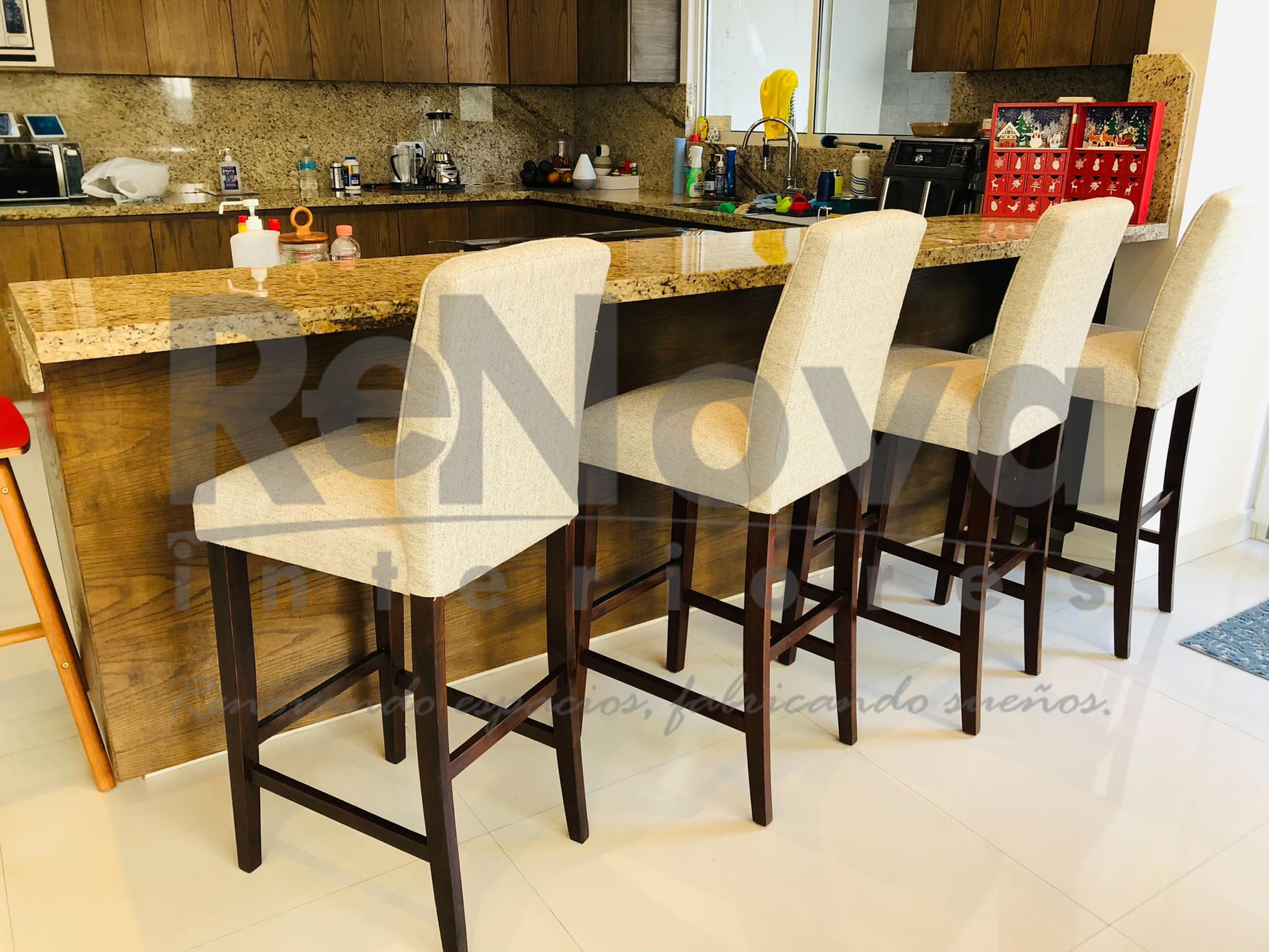 ReNova Interiores: Profesionales en Muebles. Fabricación, Tapicería, Limpieza de Muebles y Cojinería para Exterior